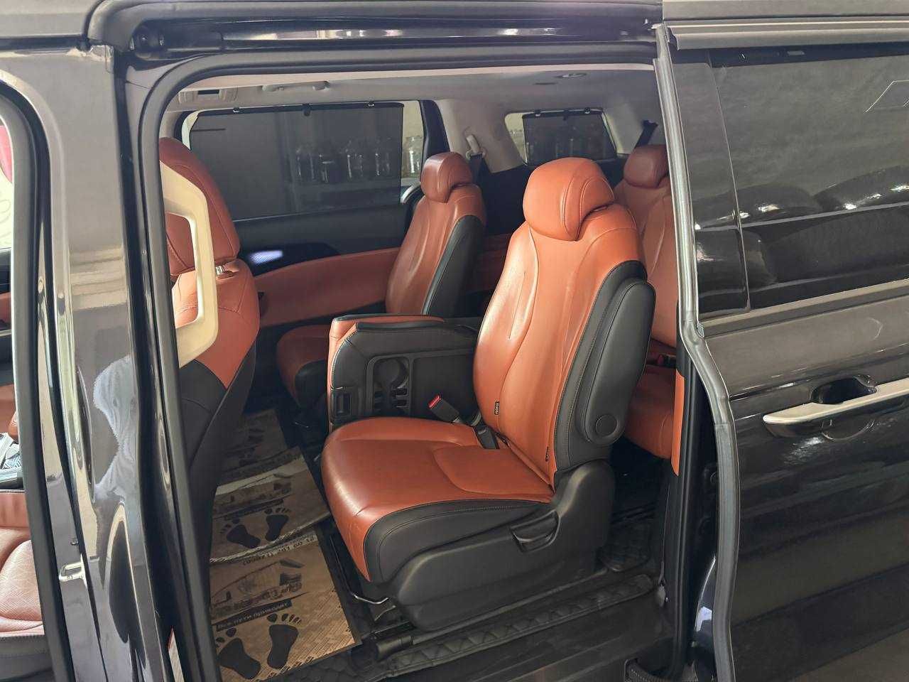 Kia Carnival G747