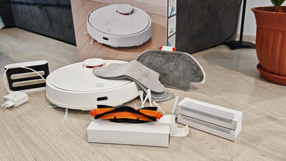 Aspirator robot Xiaomi S10 cu garatie