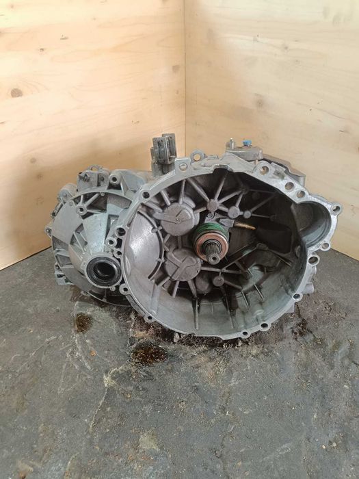 Cutie Viteze manuala VOLVO S60 S80 V70 2.4D5 E3 1023678