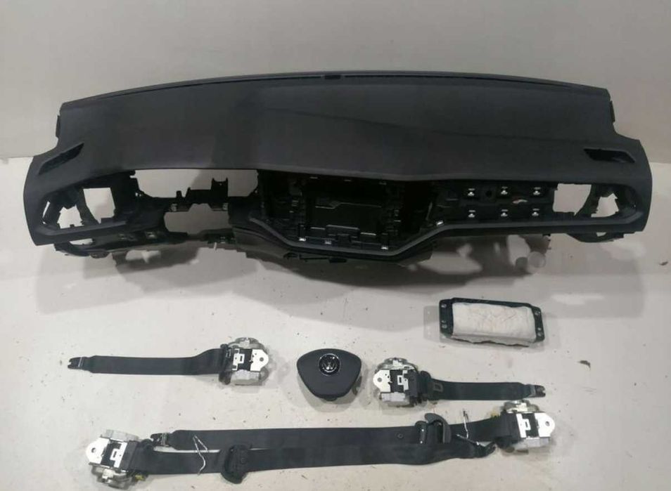 Арматурно табло колани аирбеги airbag VW T-Roc Lift 2GA