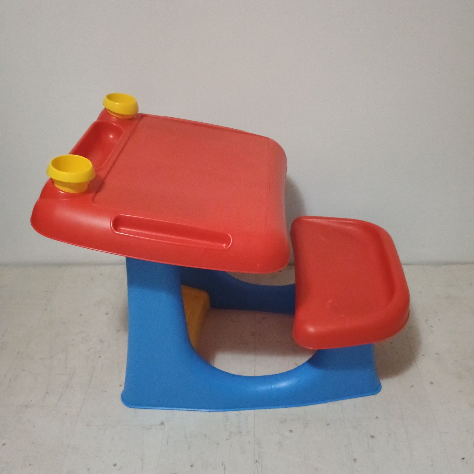 Детско художествено бюро “Sit and Draw“ от Keter за 2+ години