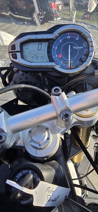 Triumph Tiger 800 + Panniers.