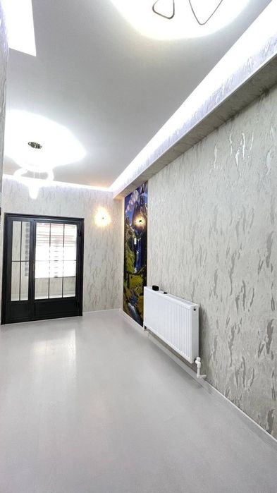 Dinamo bozorcha tomonda 2 xonalik uy sotiladi