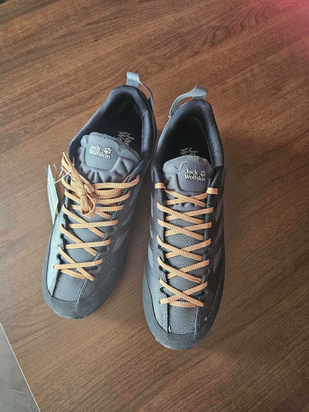 мъжки маратонки jack wolfskin