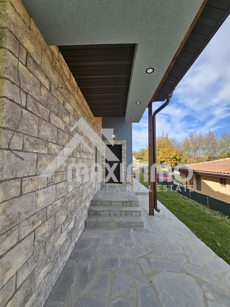 Продава се Къща в Аксаково - 258 кв.м за 1159 €/кв.м - Снимка #4