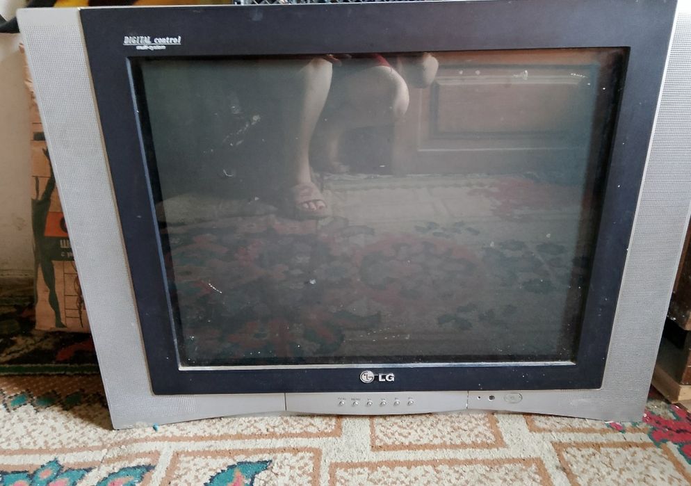 Продам Телевизор LG