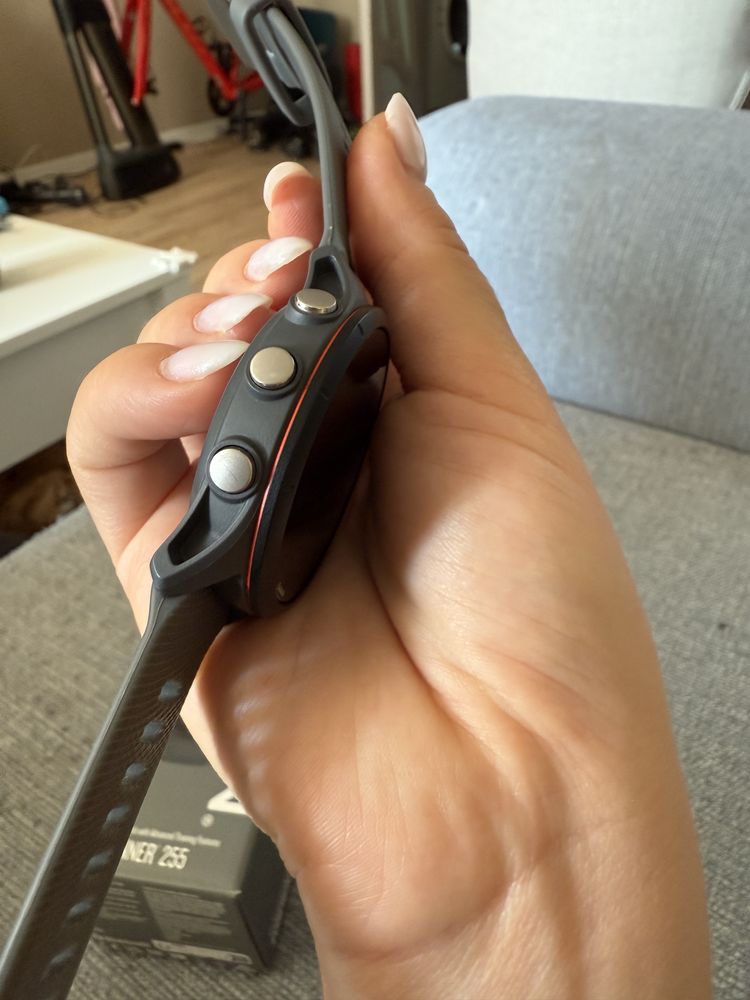 Часовник Garmin Forerunner 255 - като нов