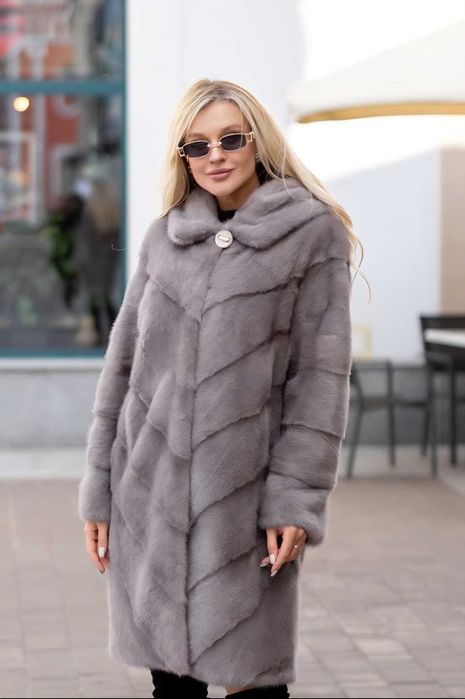 Haina de blana nurcă , vizon divină, incredibil. Culoare Gri , Nafa