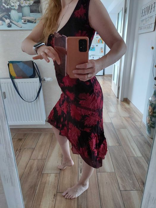 Нежна, женствена рокля Mango за повод S