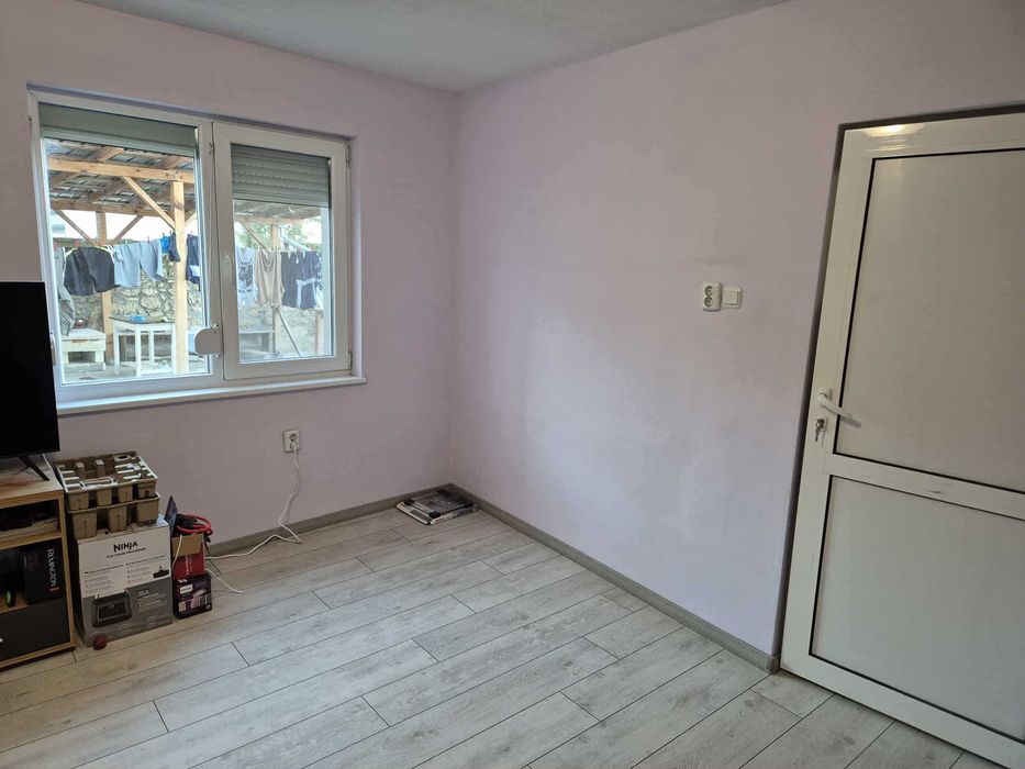 Продава се Къща в Добрич, Автогара - 70 кв.м за 1530 €/кв.м - Снимка #3