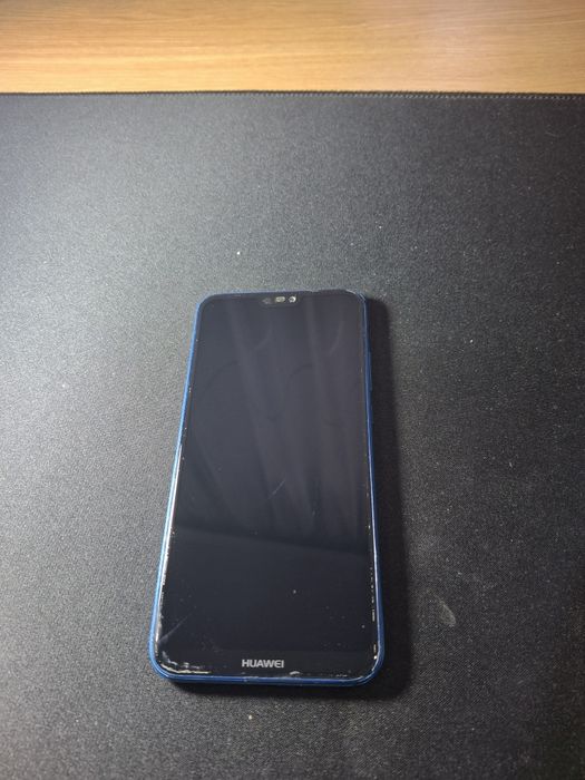 Телефон Huawei p20 lite