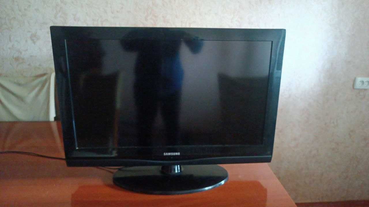Продается  Телевизор Самсунг 32 оригинал.