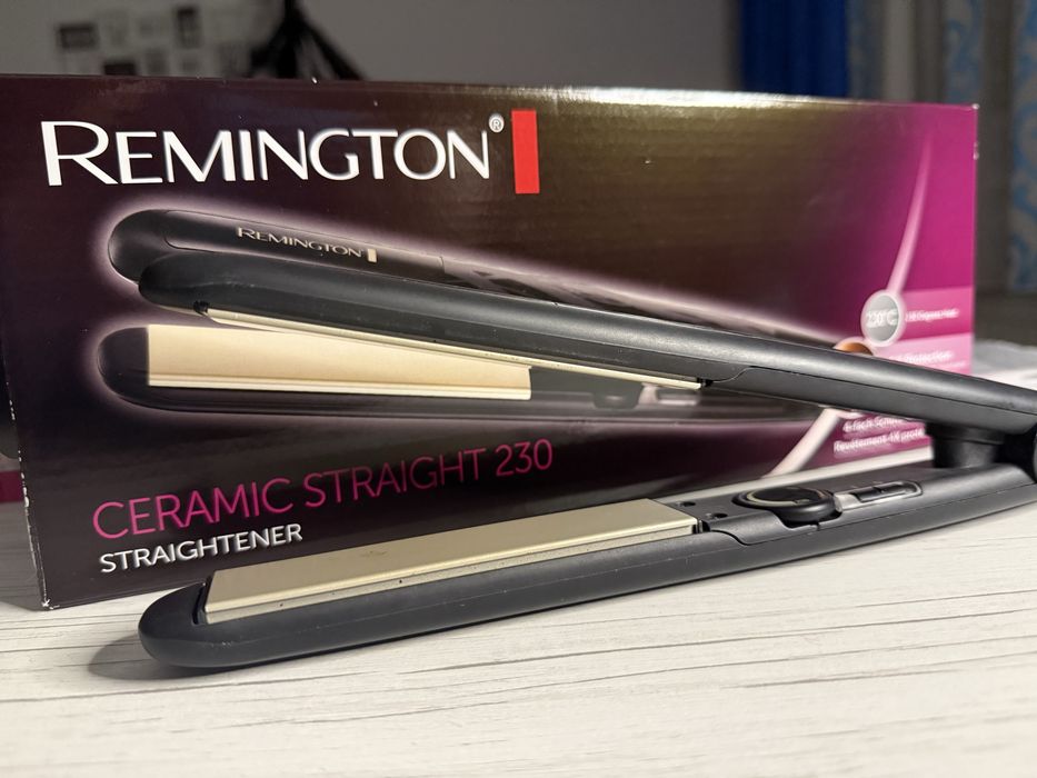 Placă de păr  Remington Ceramic Straight 230