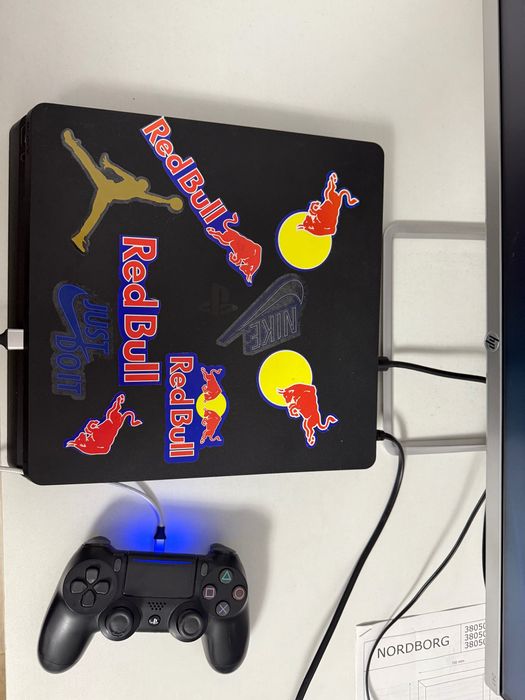Playstation 4 Slim 1TB