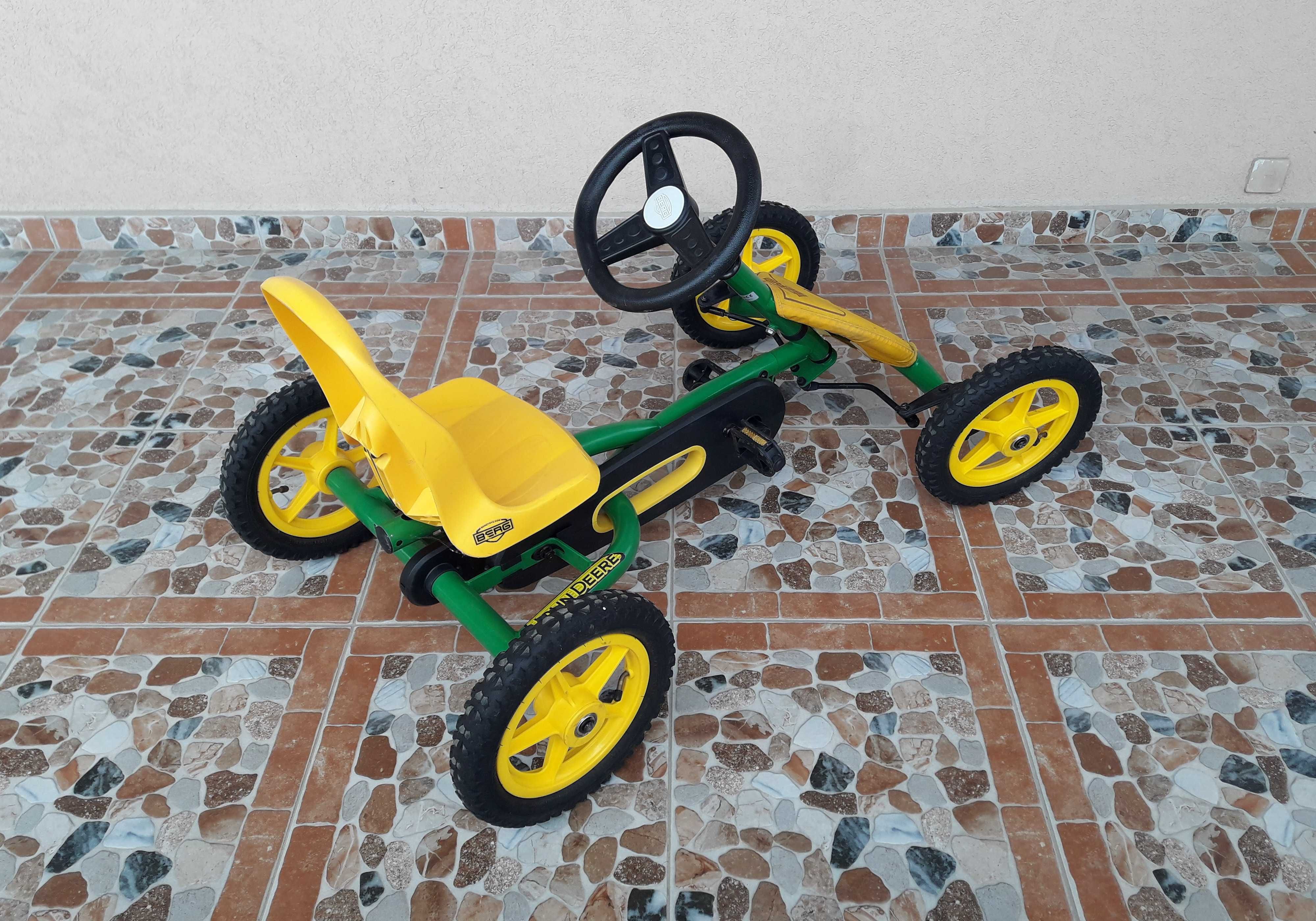Cart (kart) cu pedale pentru copii BERG Buddy John Deere Junior, verde