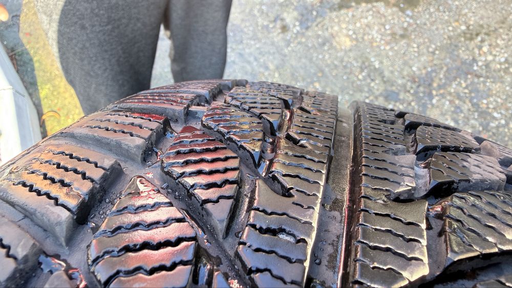 Зимни гуми 225/50/17 дот23