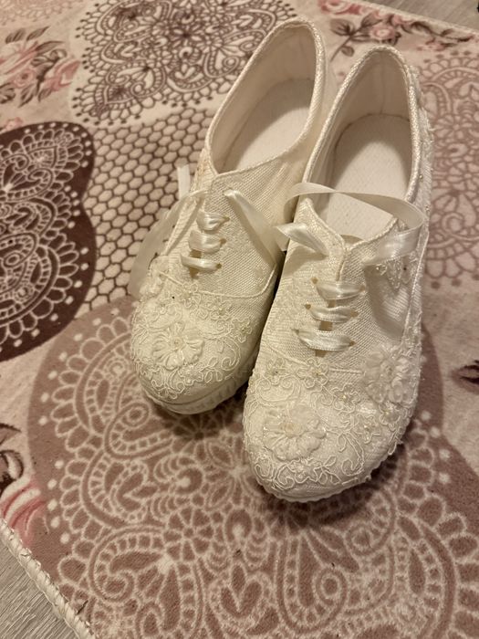 Продавам булченска рокля и Булченски обувки облечени са веднъж