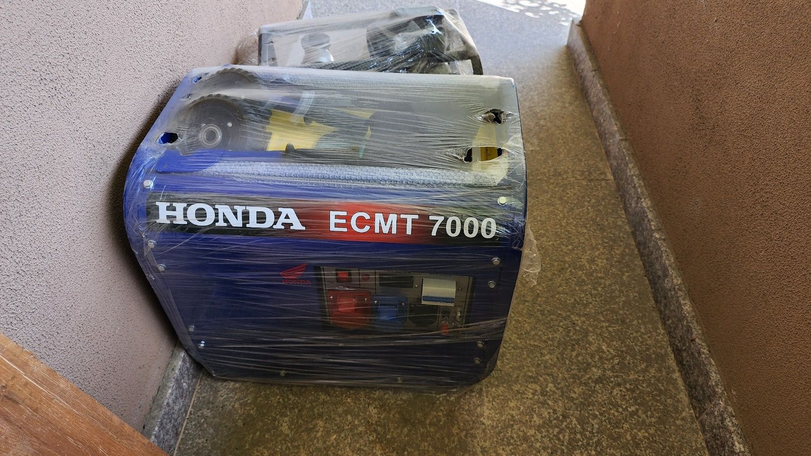 Generator și pompa apa