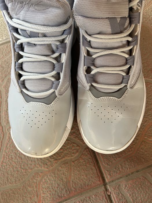 Jordan 4 max aura