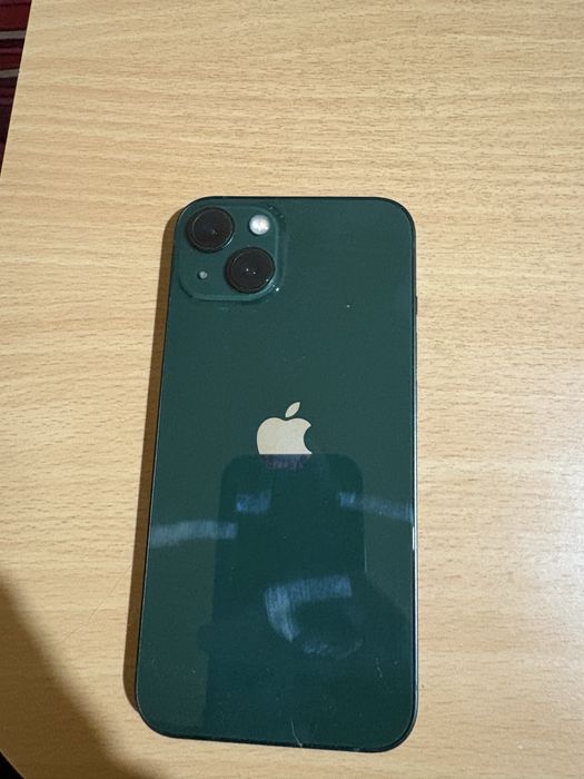 Продавам iphone 13 128 gb