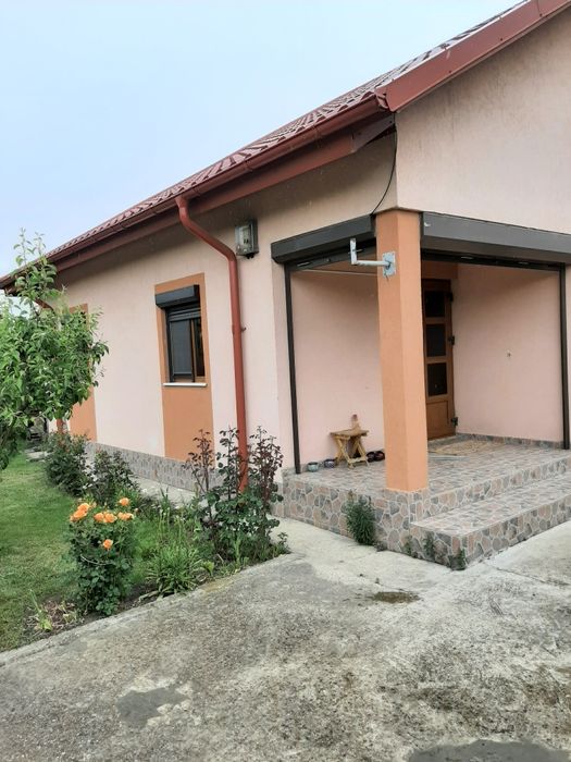 Vindem casă în Vânători Vrancea 105mp cu teren aferent 500mp .
