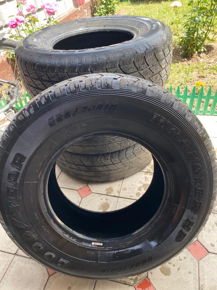 Продается всесезонные шины, размером 265/70/R16