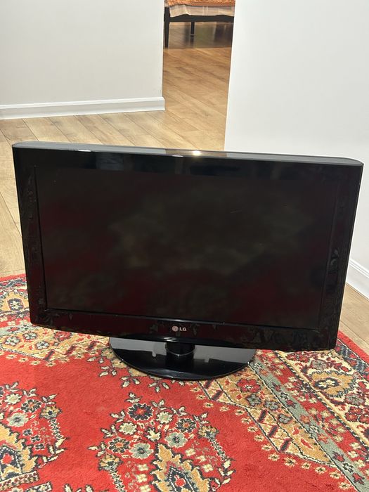 Продам телевизор LG, 80 см