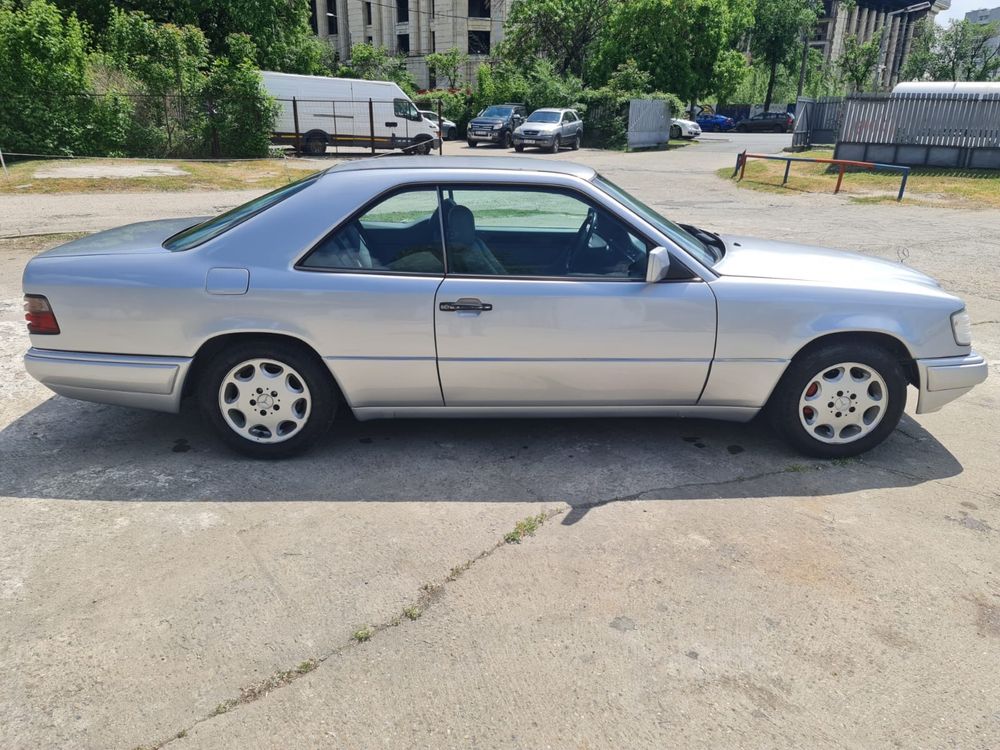 Mercedes w124 coupe Clasic, fabricatie 93 schimb cu logan 2020