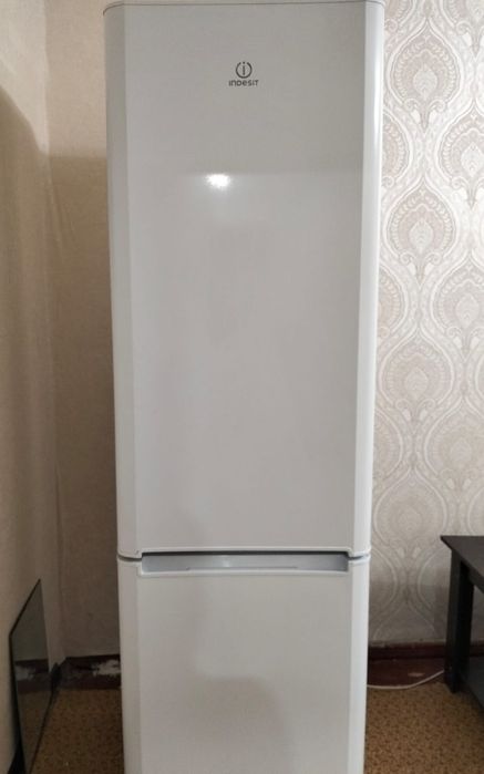 Холодильник Indesit б/у