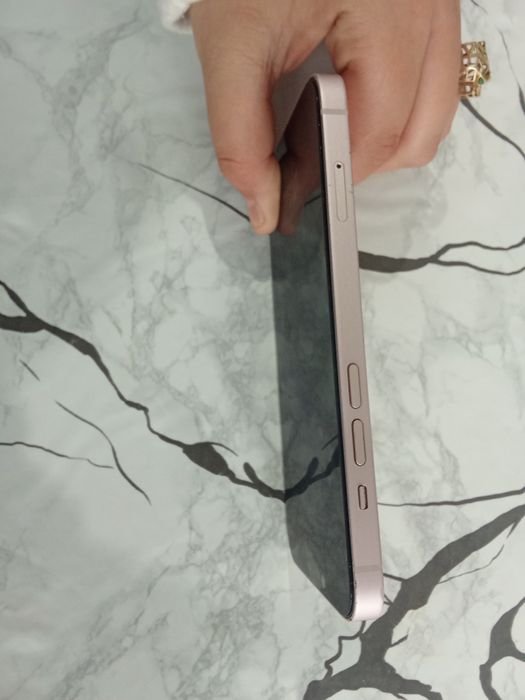 Vând iPhone 13 128 GB baterie 100