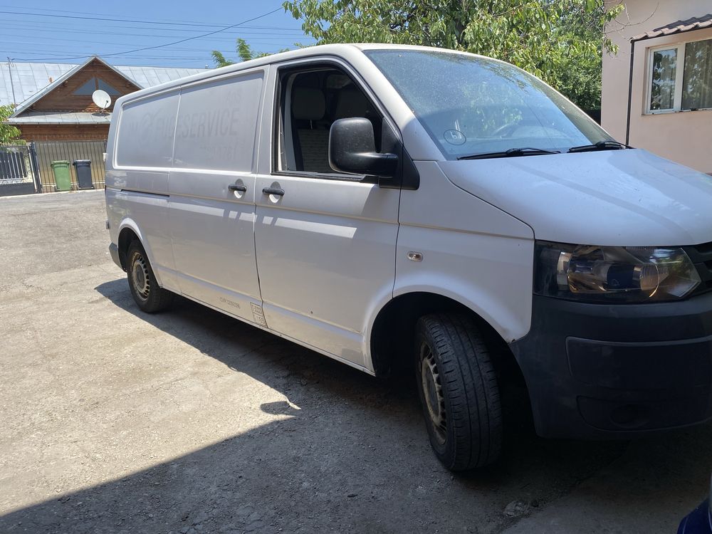 Dezmembrez transporter t5 2013 2.0tdi 140cp