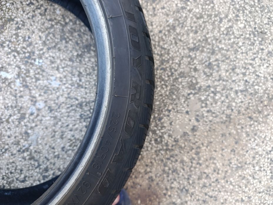 2 бр Зимни Гуми 225/40/18
