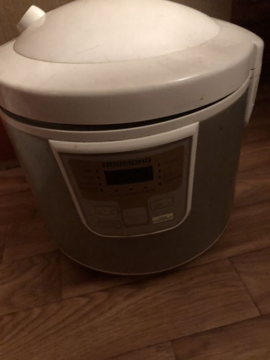 Продам мультиварку Редмонд