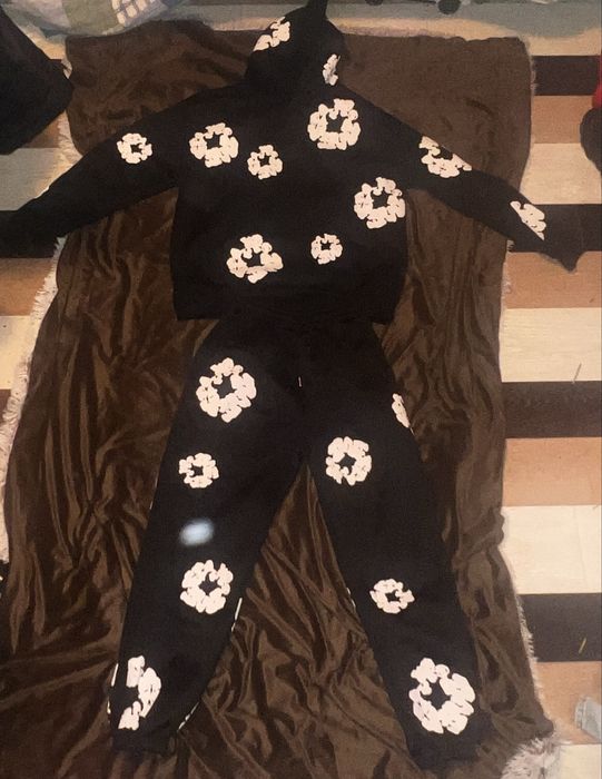 Denim tears  trap star icono pa the north face  blugi de firma  young