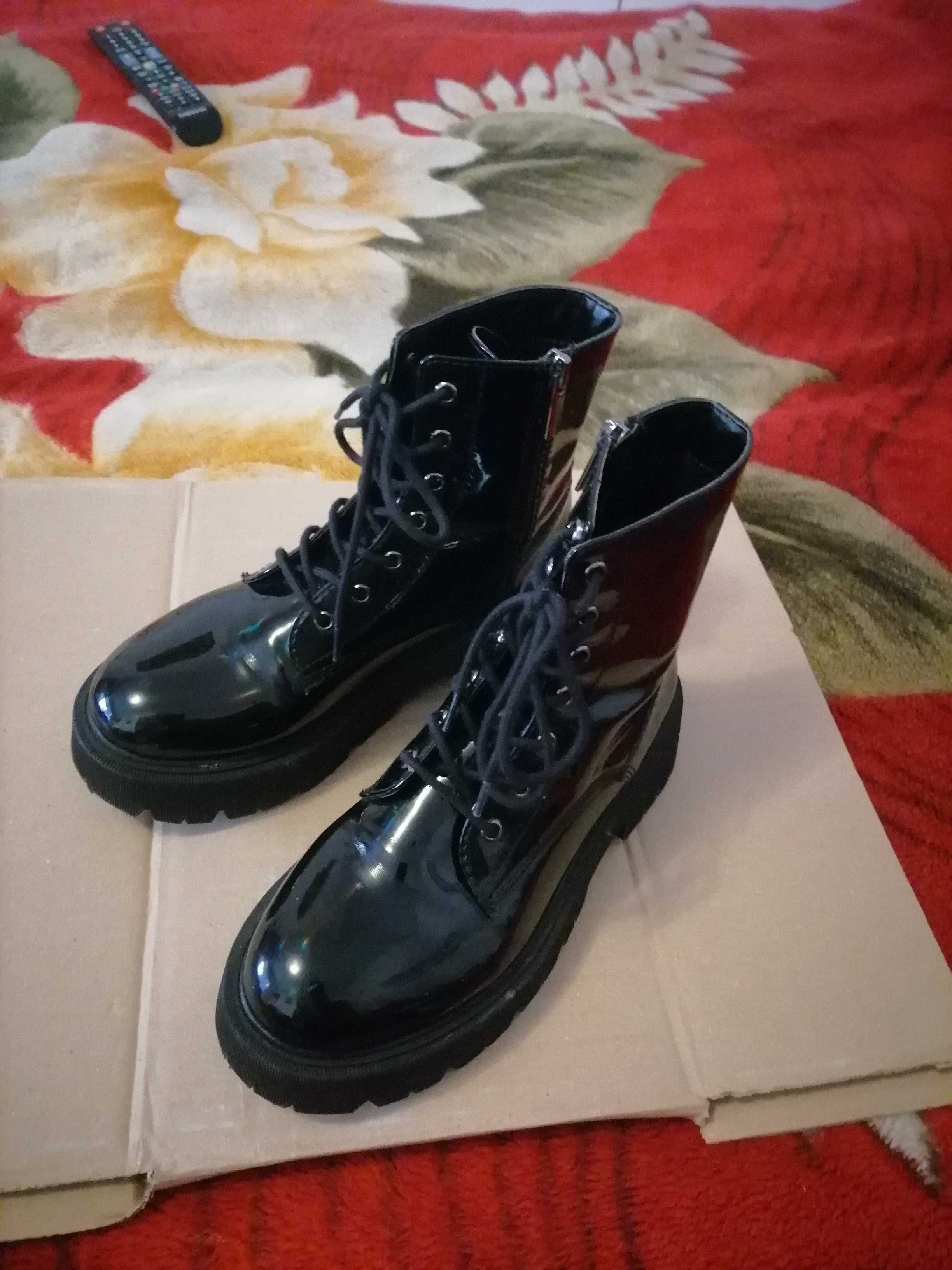 Bershka ghete dama din piele ecologica lacuita mas. 36 culoare negru