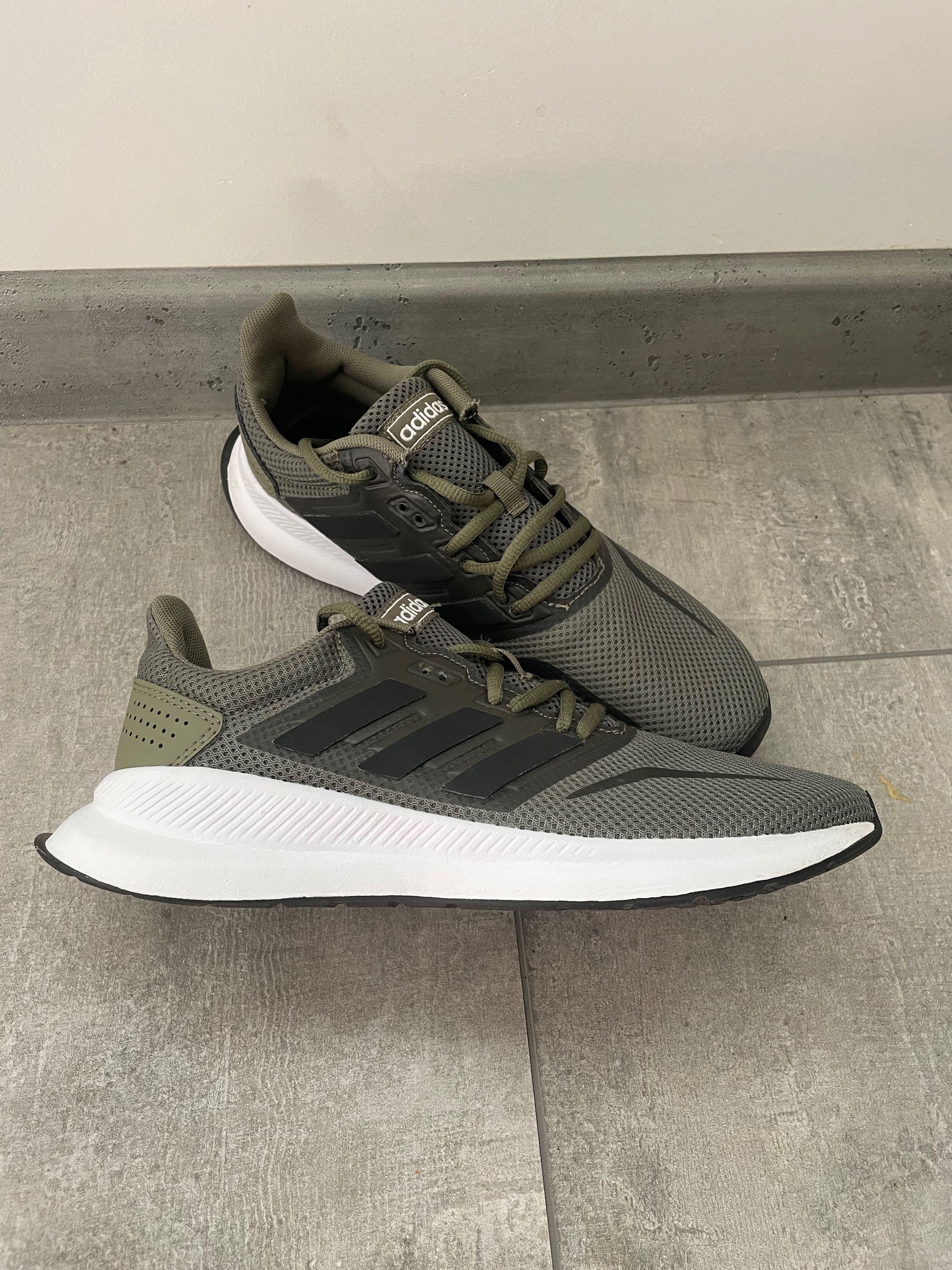 Маратонки Adidas 39 1/3
