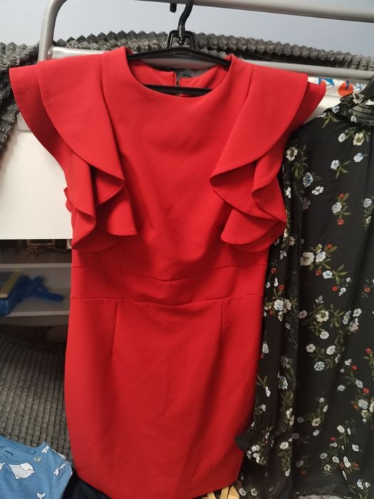 Рокля, за повод.