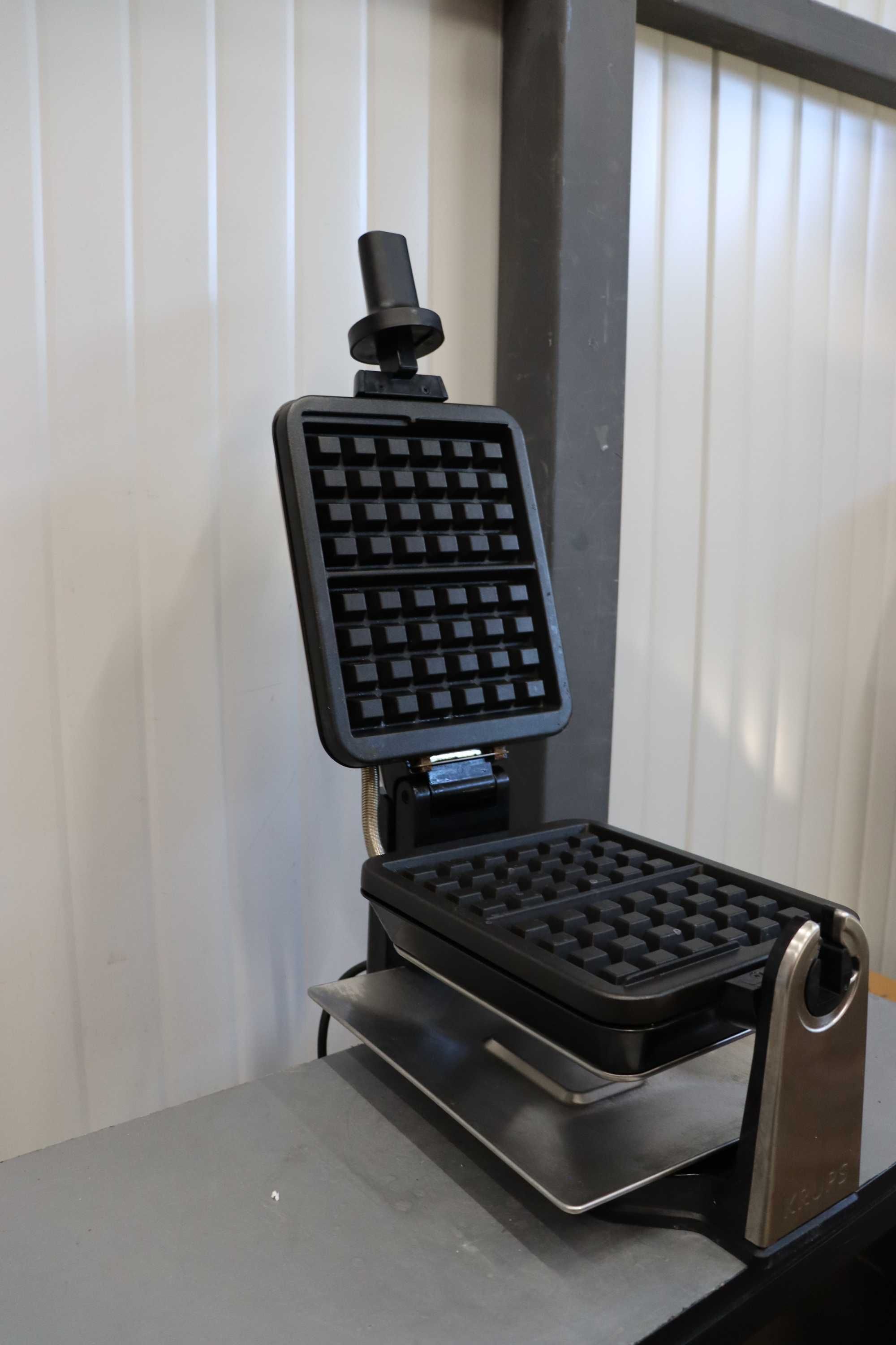 Krups FDD 95 D гофретник професионален 1400W