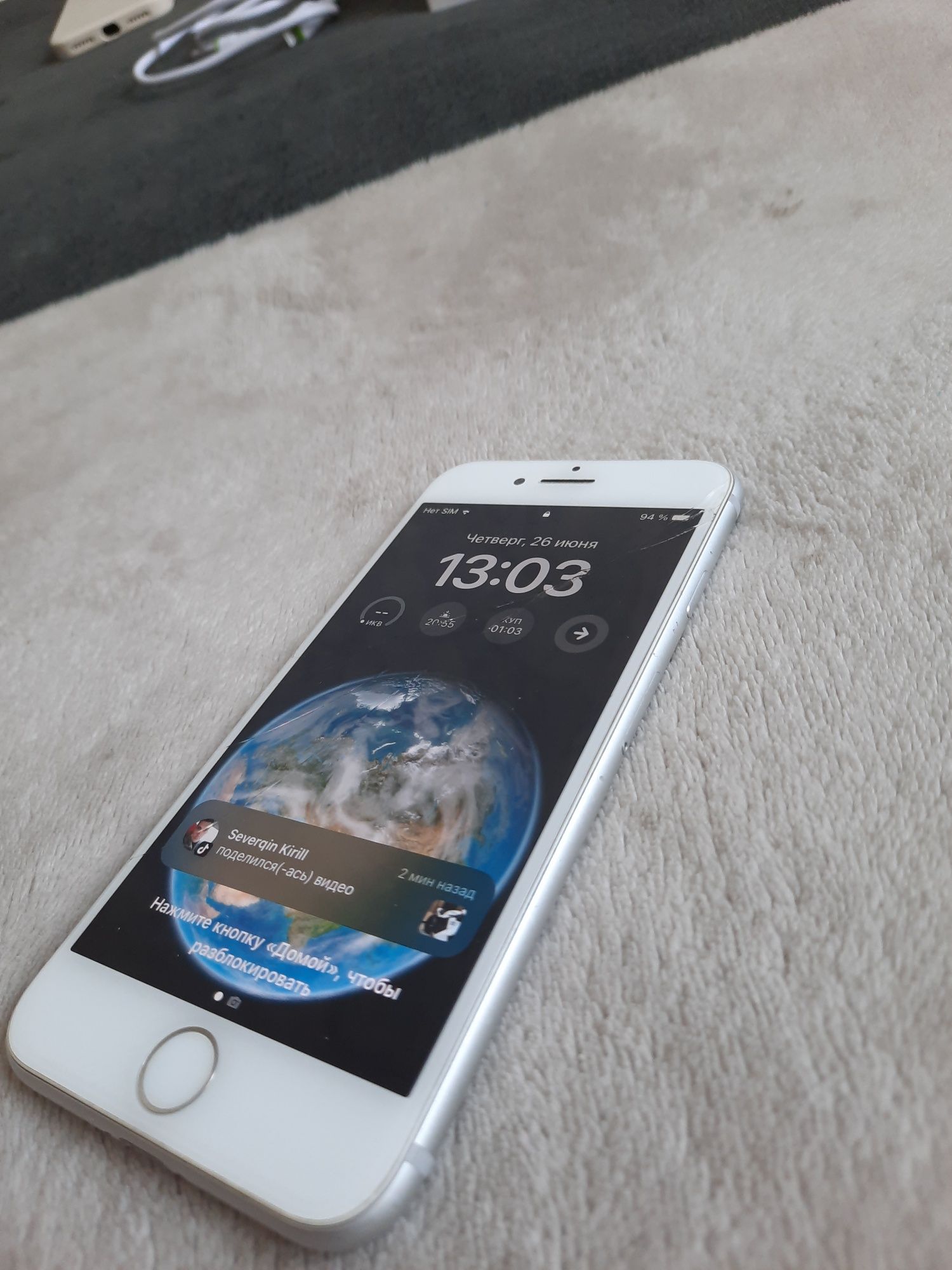 Продам IPhone 8 (SE) 2