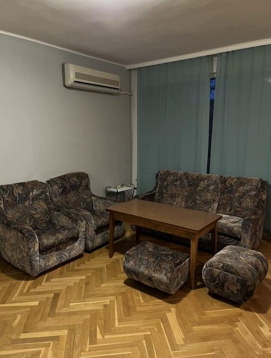 Дава се под наем Тристаен апартамент в Пловдив, Център - 90 кв.м за 450 € - Снимка #1