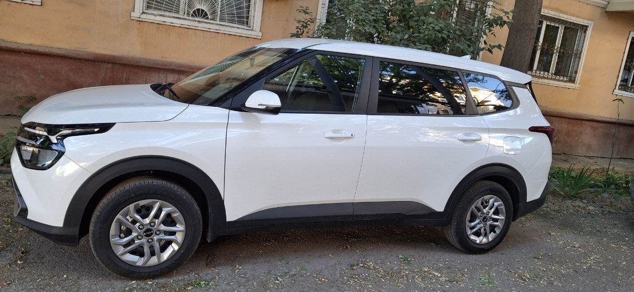 Kia Carens  2024
