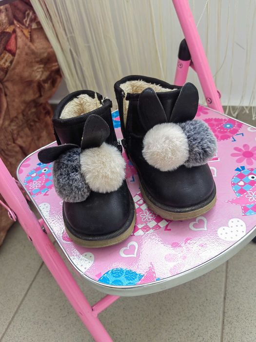 Боти за момиче! Меки и топлички от вътре!