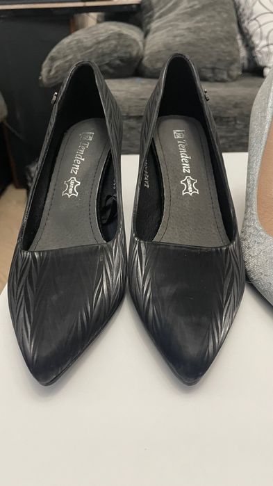 Обувки с висок ток