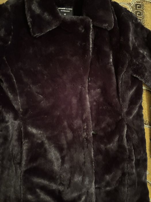 Эко шуба размер 40 в отличнем состояние