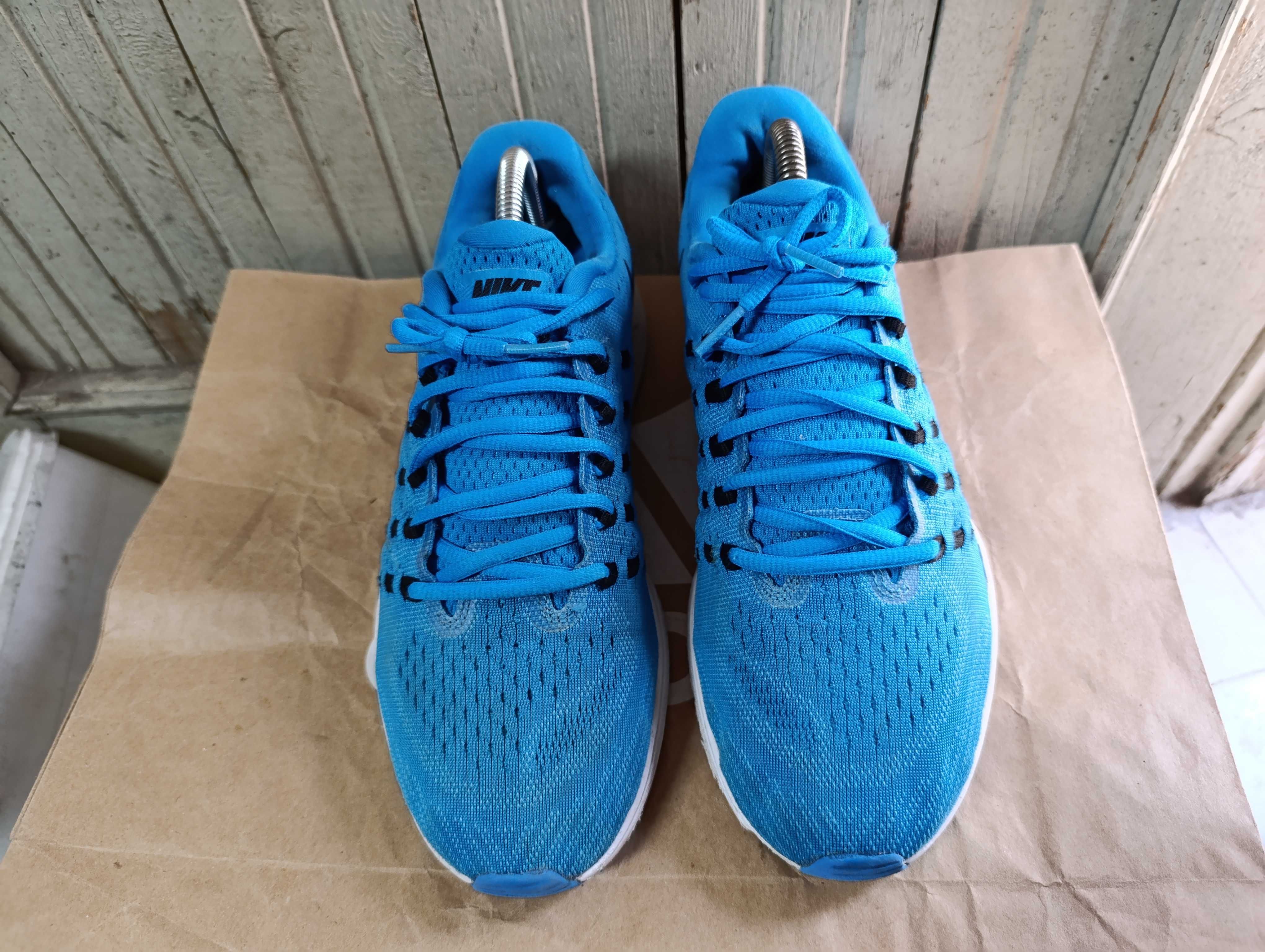 ''Nike Zoom Vomero 11''оригинални маратонки 43 номер