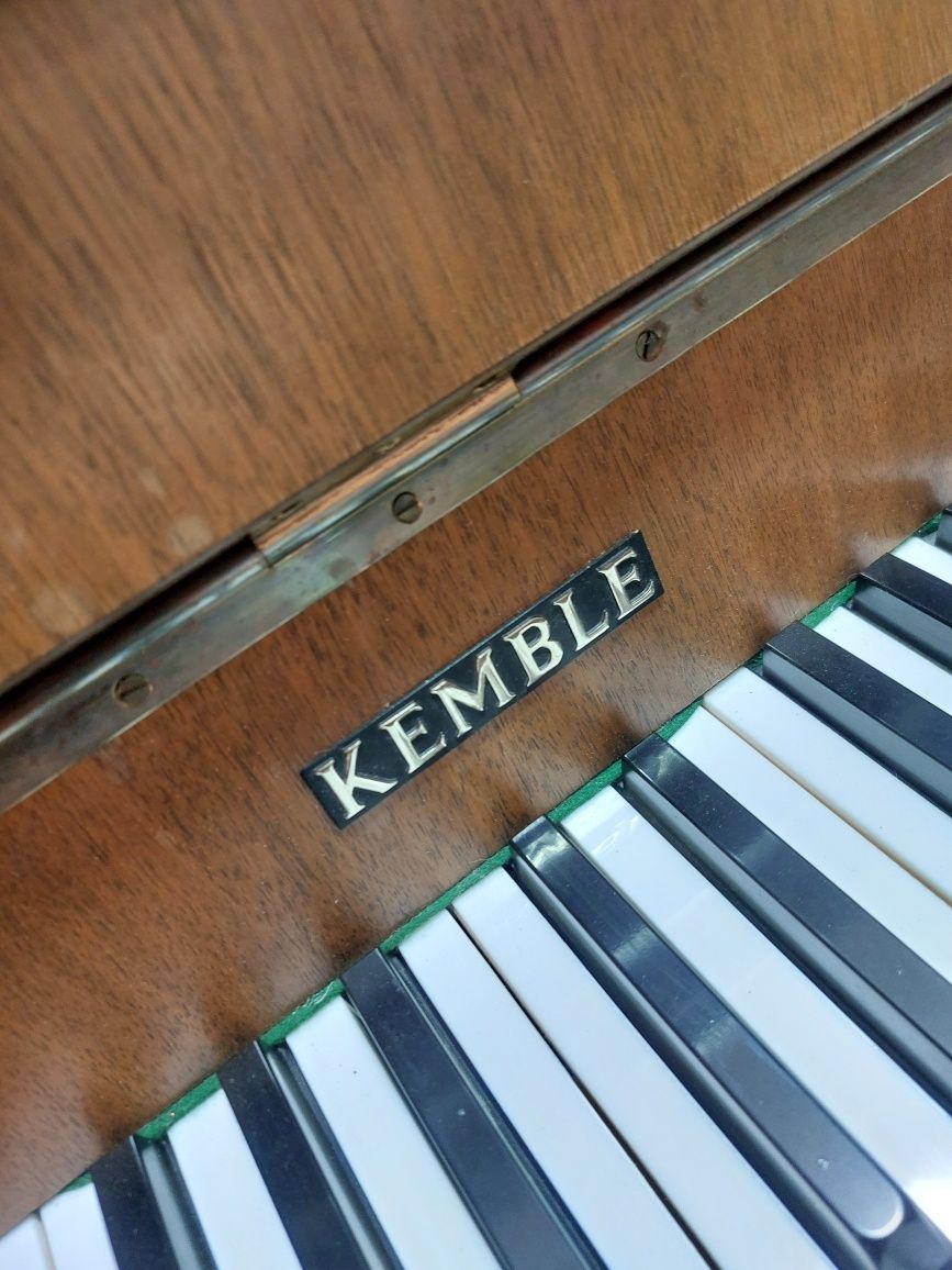 Pianina Kemble ( brand Yamaha)