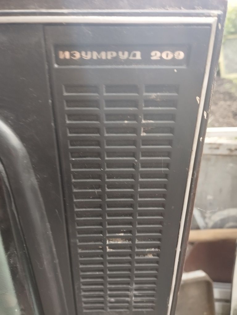 Телевизор Изимруд 209