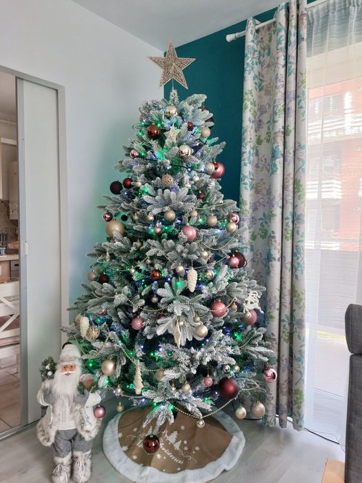 Brad artificial înzăpezit 210 cm – model 2D/3D