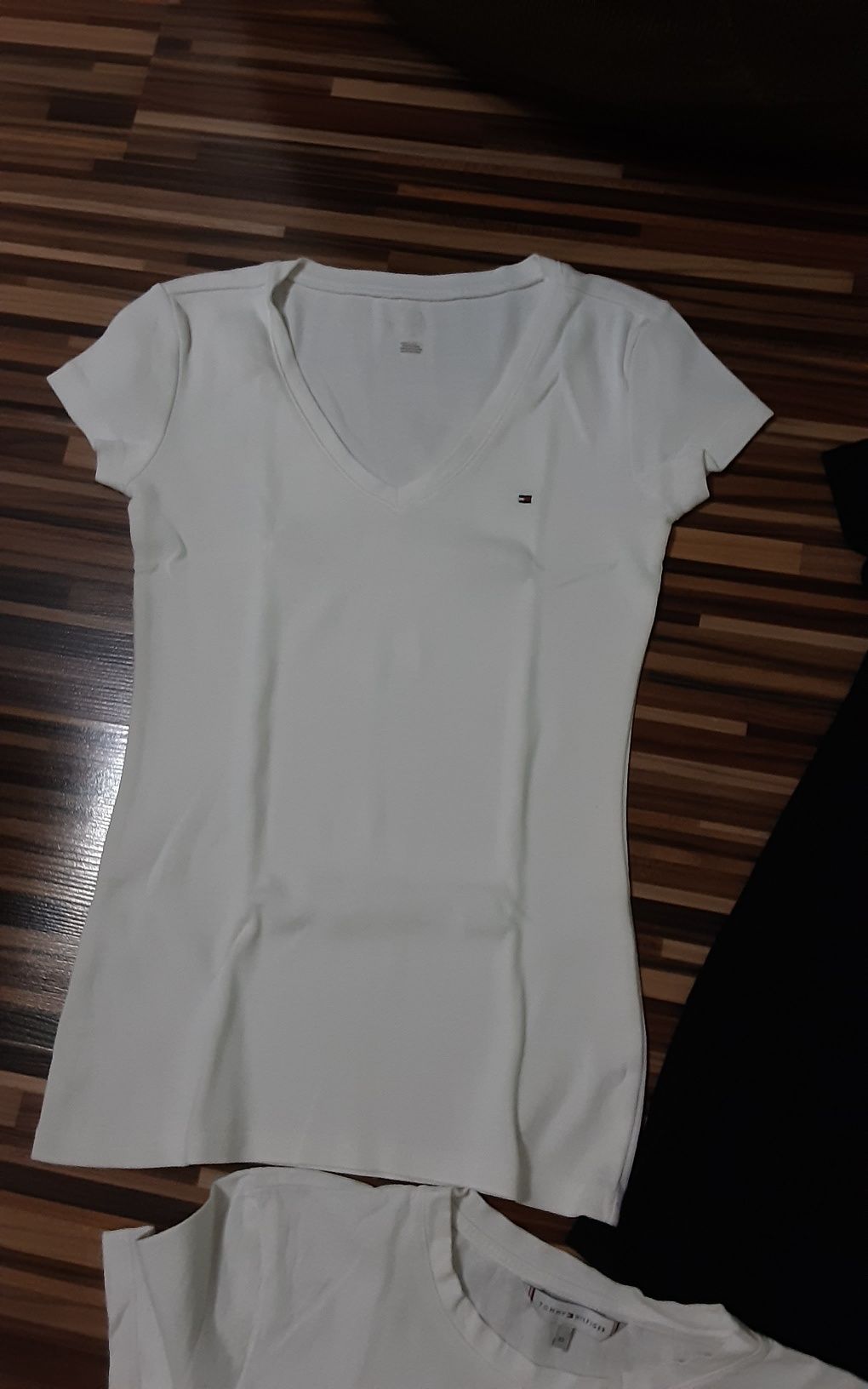 (XS) TOMMY HILFIGER u Levi's оригинални тениски