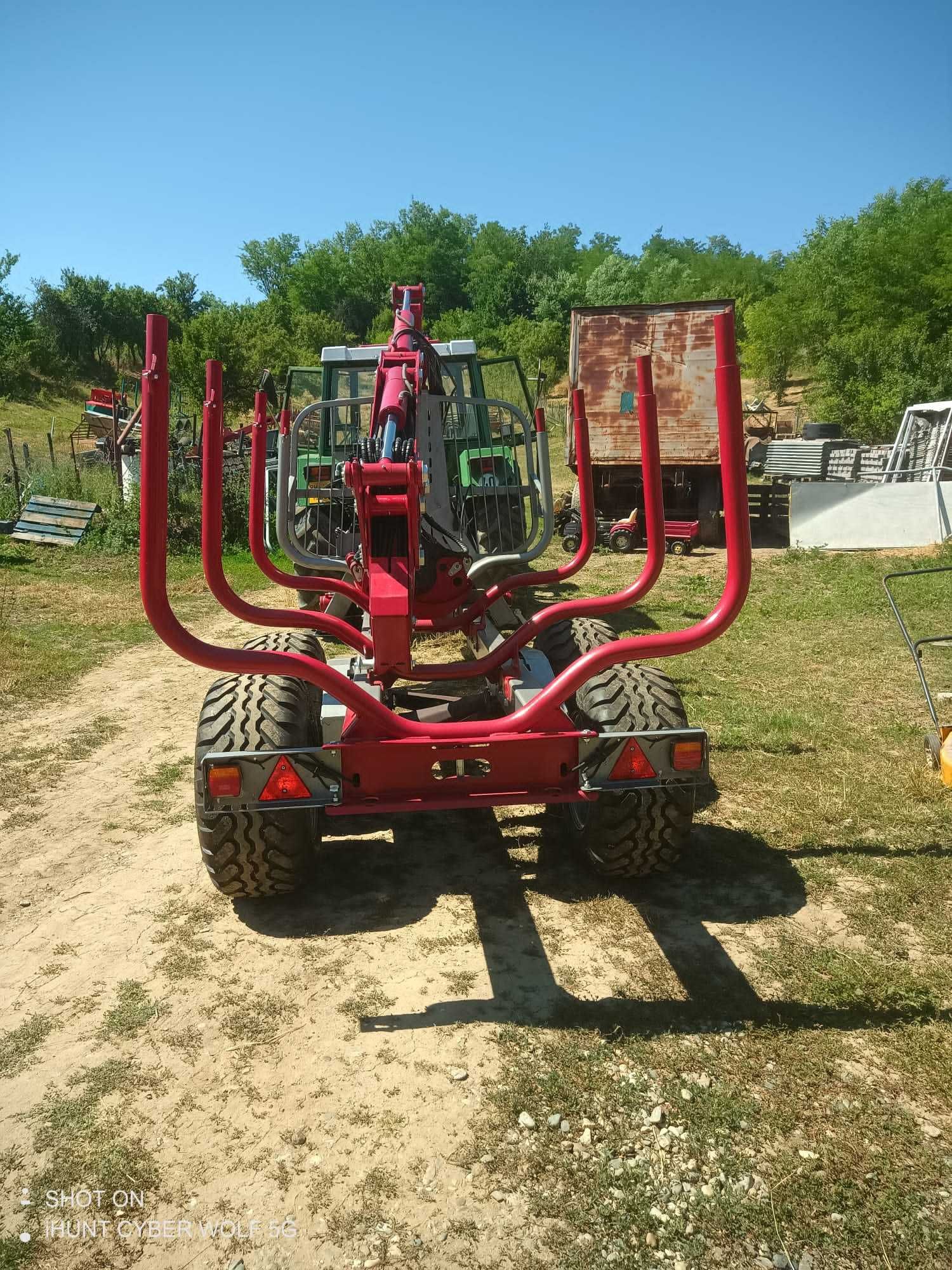 Vând remorcă nouă forestieră pentru tractor(cu sau fără macara/pompă)